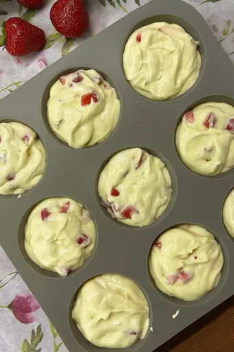 Форма силиконовая на планшете для выпечки кексов и маффинов на 9 ячеек 24.5х24.5х3.5 см, Profsil Серый 87152 - фото 2