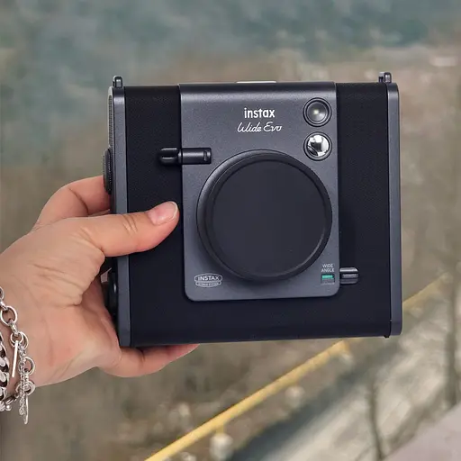 Защитная крышка на объектив для камеры Fujifilm Instax Wide EVO черная - фото 4