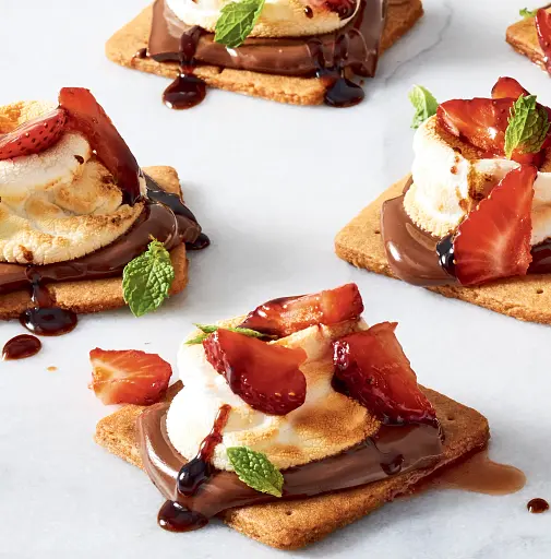 S'mores!: Gooey, Melty, Crunchy Riffs on the Campfire Classic - фото 8