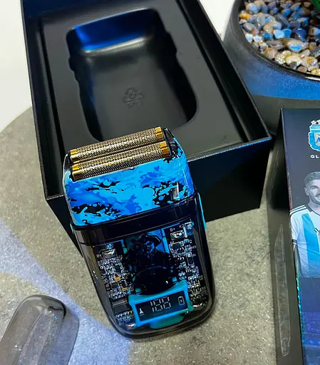 Електробритва акумуляторна шейвер VGR V-352 IPX5 з подвійним лезом + LCD дорожня сумка - фото 5