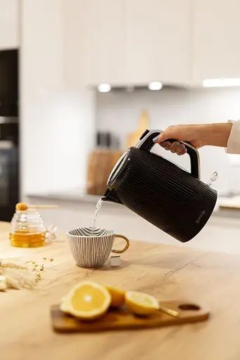 Gorenje Электрочайник 1.7л, Strix-контроль, черный матовый - фото 7