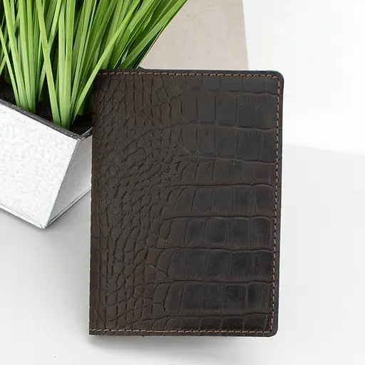 Обложка на паспорт, загранпаспорт кожаная Handycover 0054 коричневая рептилия - фото 1