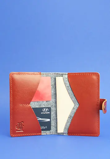 Фетровая обложка для паспорта 3.0 с кожаными коричневыми вставками - фото 3