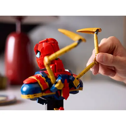 Конструктор LEGO Marvel Super Heroes Погруддя Залізної Людини-Павука 379 деталей (76326) - фото 4