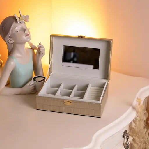 Скринька для прикрас з екошкіри 10 відділень із дзеркалом 20×14×8 см органайзер для прикрас Золотистий Yiwu HP-5-19GOLD - фото 3