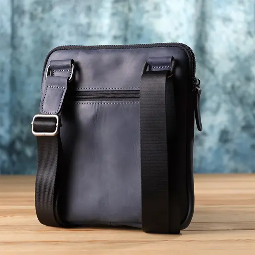 Сумка невеликого розміру для чоловіків на плече із натуральної вінтажної шкіри SHVIGEL 20х22х4 см sum0027428 - фото 10