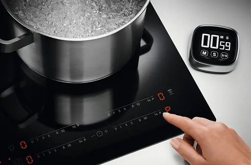 Варильна поверхня індукційна Electrolux 60 см розширена зона датчик кипіння Hob2Hood чорний - фото 6