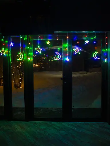 Гірлянда Бахрома на вікно Різнокольорова 3 метри Зірки та Місяць 138 лампочок Laplandia світлодіодна від мережі (m.02.5Т.138+L) - фото 4