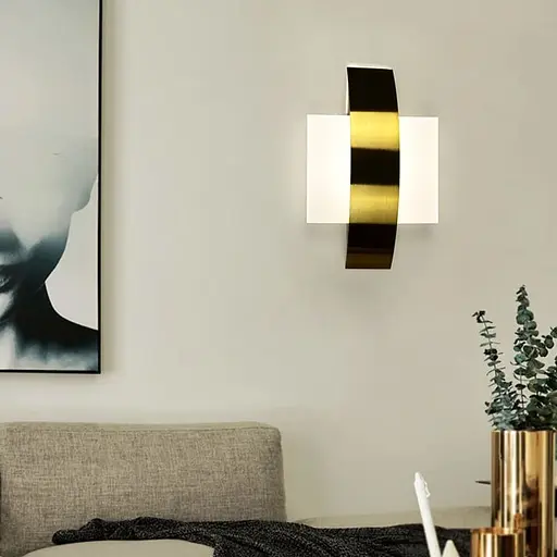 Латунне бра Line F з квадратним розсіювачем Арт. W205 - 250*130 AB  - фото 1