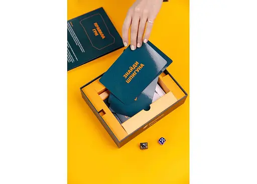 Настольная игра Gamesly Найди шпиона (укр.) (ВР_ЗШ) - фото 3