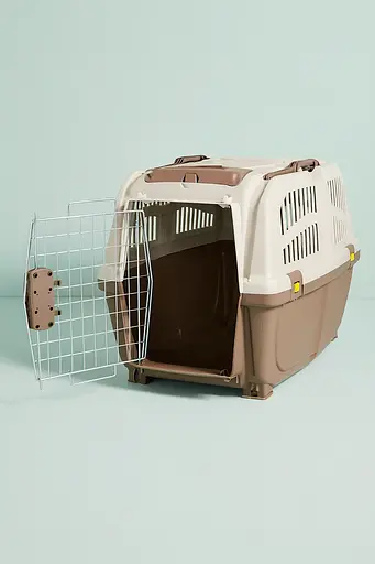 Переноска Trixie Skudo 5 для собак до 35 кг пластиковая коричневая 59x65x79 см  - фото 3