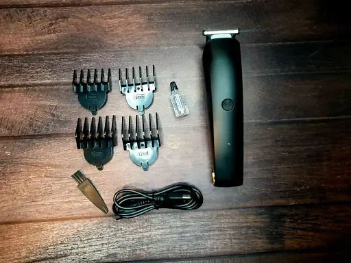 Аккумуляторная машинка для стрижки Rozia HQ289 (Нержавеющая сталь, Li-ion) - фото 4