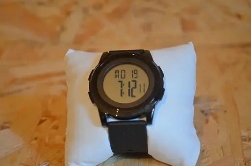 Чоловічий спортивний наручний годинник Skmei 1502 (Чорний з білим циферблатом) - фото 6