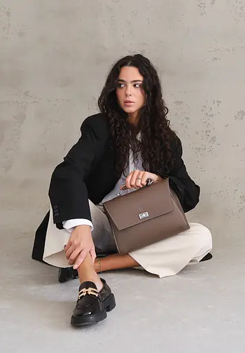 Жіноча шкіряна сумка Classic темно-бежева - фото 2