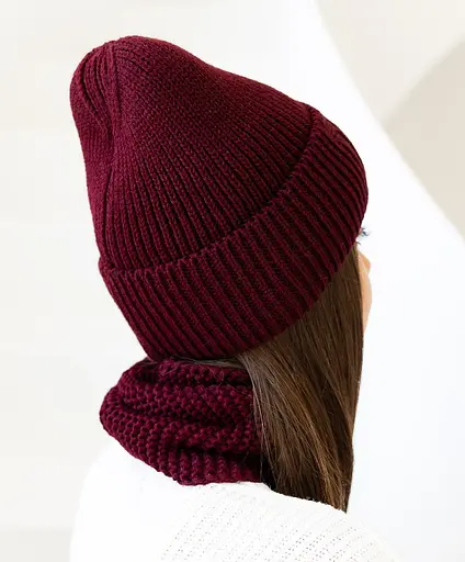 Женская вязаная шапка и снуд набор 1 шерсть 20% с отворотом Бордовый - фото 2