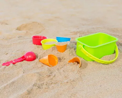 Набір для пісочниці Hape Магазин морозива E4057 Ігровий набір для піску - фото 2