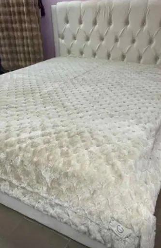 Покрывало "Шиншилла" Кремово-бежевое, мягкое велюровое покрывало 2,20×2,40 м для кровати. - фото 1