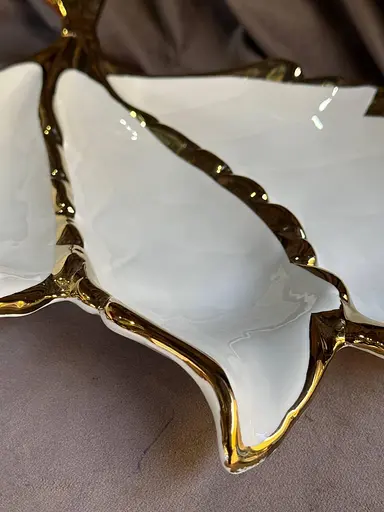 Менажница лист BonaDi З-х секторная из фарфора 39x25,5см Белый с золотым - фото 4