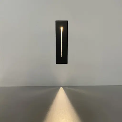 Світильник для сходів у чорному корпусі із світловою лінією 202х57 мм | Line F | Арт. 10018 - фото 4