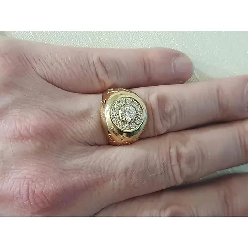 Золотое мужское кольцо с фианитами. 3521489 - фото 2