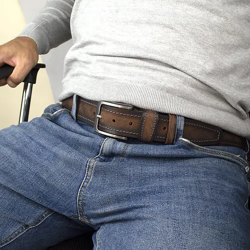 Ремень мужской кожаный SF-4011 под джинсы коричневый (130 см) - фото 9