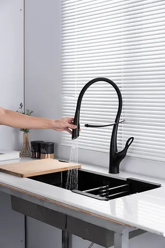 Смеситель для кухни с гибким изливом черный Nett SWB-52 Черный - фото 2
