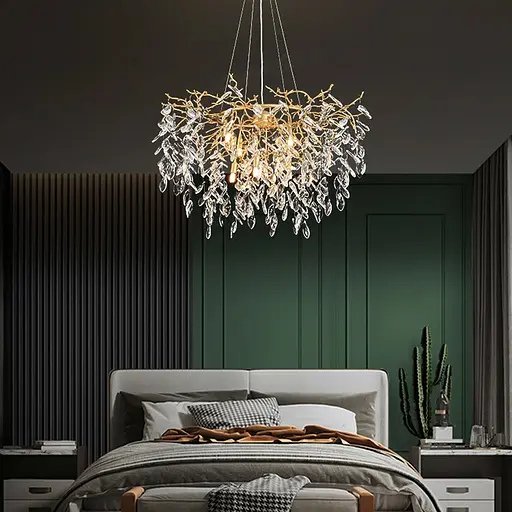 Вишукана золота люстра DIAMINA з кришталевим камінням Арт. 33007 GD Line F - фото 1