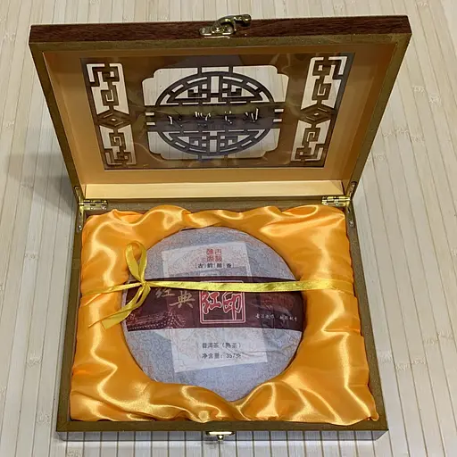 Подарунковий шу пуер Червона печатка 2010 рік 357 г