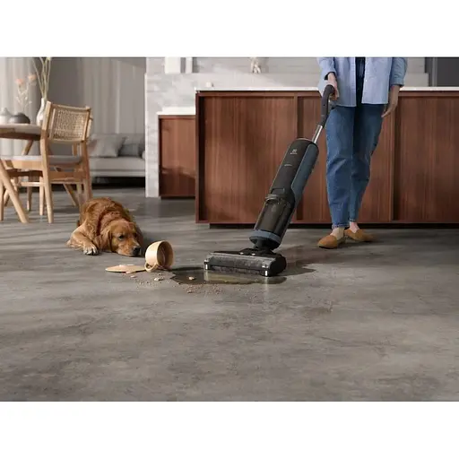 Пылесос аккумуляторный Electrolux Ultimate 800 Wet & Dry EW81U3DB - фото 12