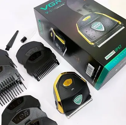 Мужской аккумуляторный триммер VGR V-910 с 9 насадками дисплеем машинка для стрижки IPX7 10 Вт - фото 4