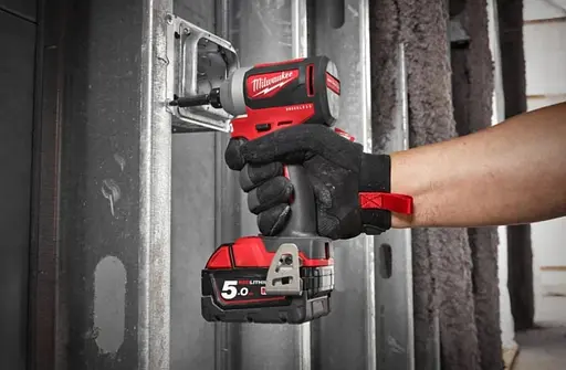 Ударный аккумуляторный винтоверт Milwaukee M18 BLID2-0X 18В 1700-3400 об/мин 180 Нм кейс 1.7 кг без АКБ и ЗП - фото 6