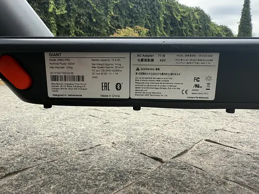 Электросамокат GIANT M365 PRO 500W 10.4Ah складной, перфорированные колеса, защищенные от проколов, черный (2025) - фото 3