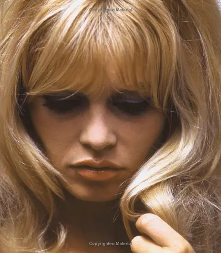 Being Bardot: Photographed by Douglas Kirkland and Terry O'Neill - фото 11