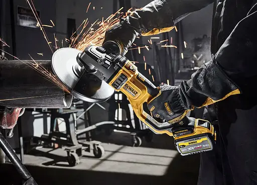 Шлифмашина угловая аккумуляторная DeWalt без АКБ и ЗУ DCG460NK - фото 5