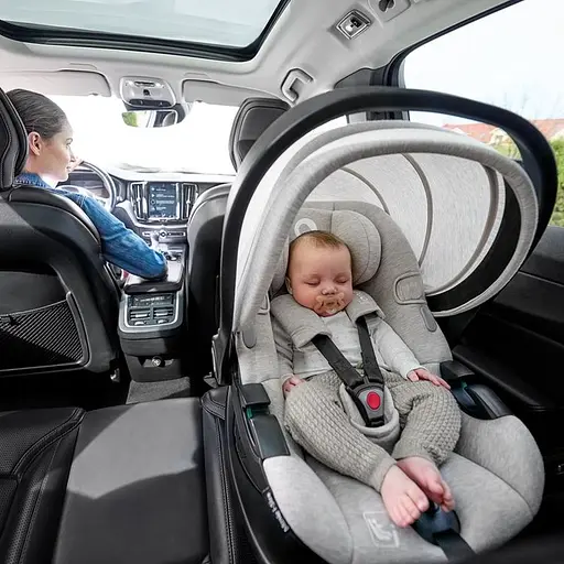 Автокрісло Lionelo Moxie i-size black carbon (LO-MOXIE I-SIZE BLACK CARBON) - фото 7