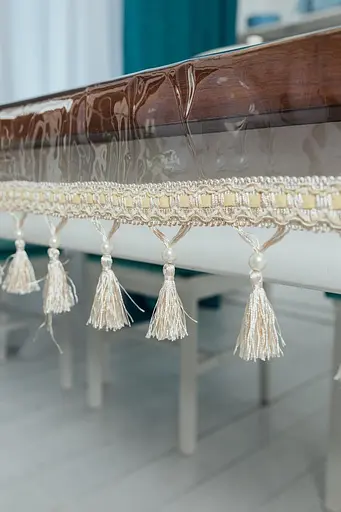 Скатерть силиконовая с молочной бахромой 340х100 см - фото 5