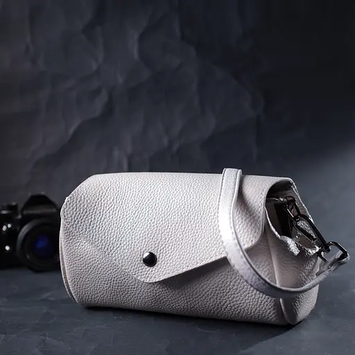 Кожаная женская сумка Vintage с треугольным клапаном 21.5х13.5х7 см sum0028983 - фото 9