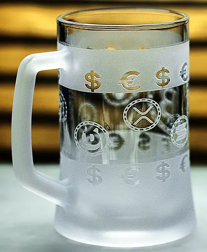 Пивний кухоль Crypto King з гравіюванням БІТКОІН ETH DOGE SOL BNB TON Подарунок трейдеру Келих для криптоаналітика - фото 4