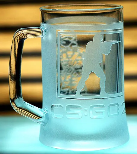 Пивний келих 660 мл CS GO КС ГО з гравіюванням подарунок для геймера фаната  ігровий кухоль для пива - фото 2