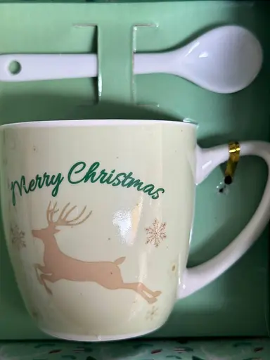 Новорічна чашка Elisey 9150-002 Merry Christmas керамічна з ложкою 175 мл Зелена - фото 2