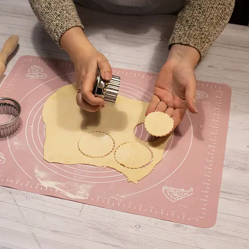 Набір хвилястих форм для оформлення салатів та висічки тіста для пельменів вареників Ø 8.5/7/5.5 см (3 шт.), Kitchette Сріблястий 85139 - фото 3