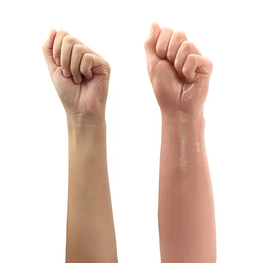 Рука для фістингу Lovetoy Bitch Fist 31 см тілесний - фото 3