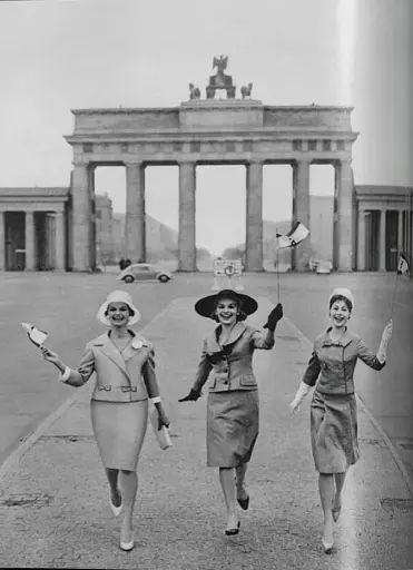 Helmut Newton. Berlin, Berlin - фото 2