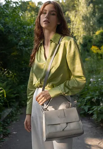 Женская кожаная сумка Ester серая - фото 2