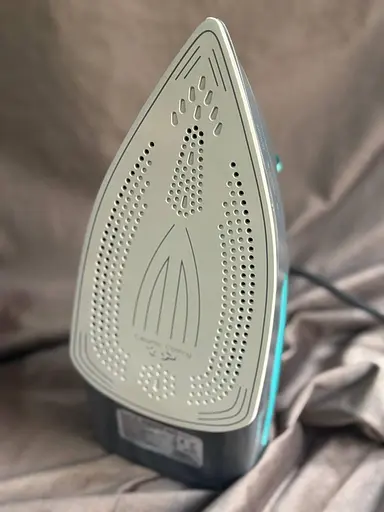 Прасувальна праска Magio MG-533 з керамічним покриттям підошви 2600Вт і вертикальним відпарюванням Сірий/Блакитний - фото 3