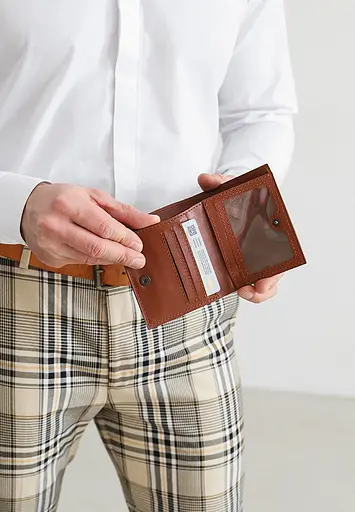 Кожаный портмоне на кнопке Brut светло-коричневый краст - фото 3