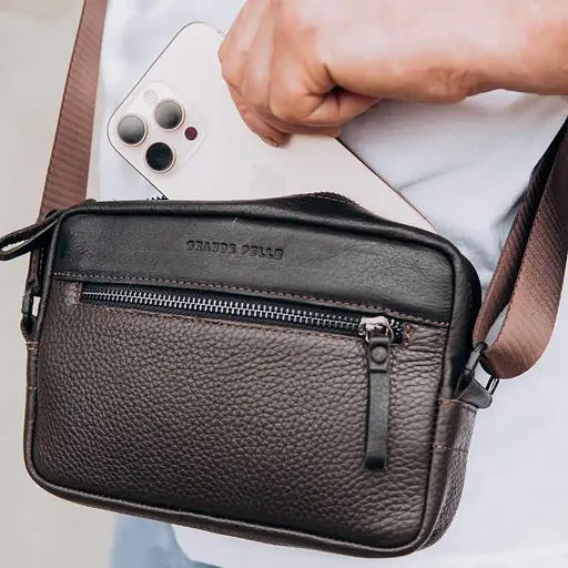 Сумка через плече Grande Pelle компактна вертикальна 13.5х19.5х6 см sum0028304 - фото 7