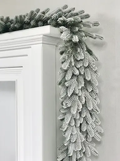 Гірлянда хвойна Hvoya Traditional пишна лита засніжена 2 м - фото 4