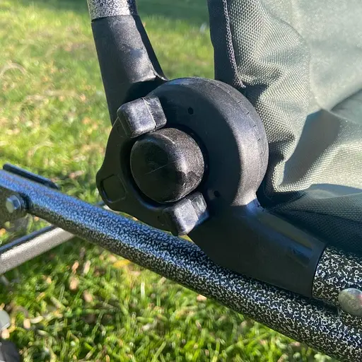 Крісло рибальське M-Elektrostatyk F8Rpro з регульованою спинкою на 180° - фото 3