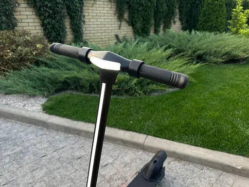 Детский электросамокат GIANT ES2 LED Max черный с LED-подсветкой (модель 2025 года) - фото 4